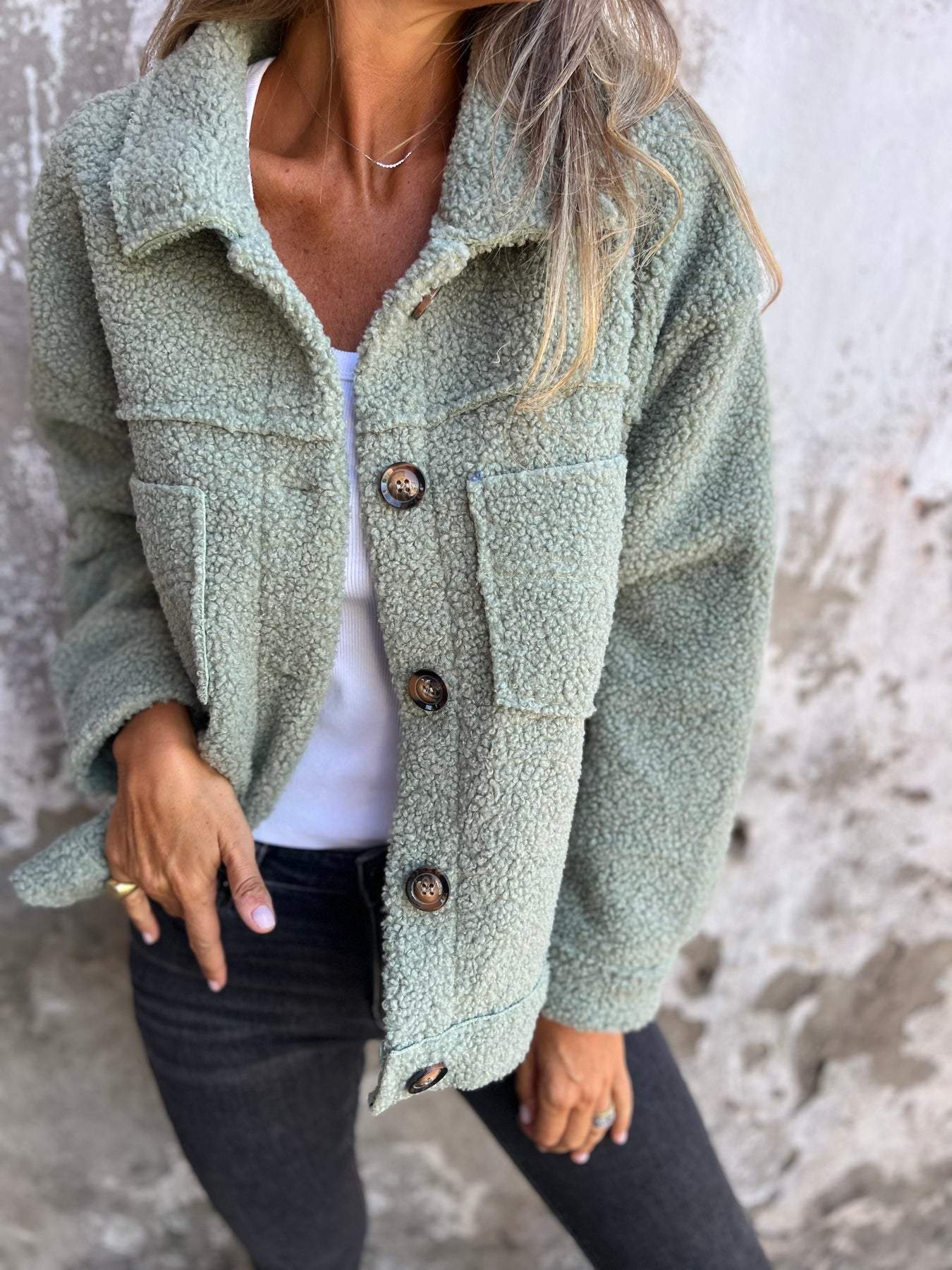 Manteau Femme en Laine d'Agneau à Boutonnage Simple